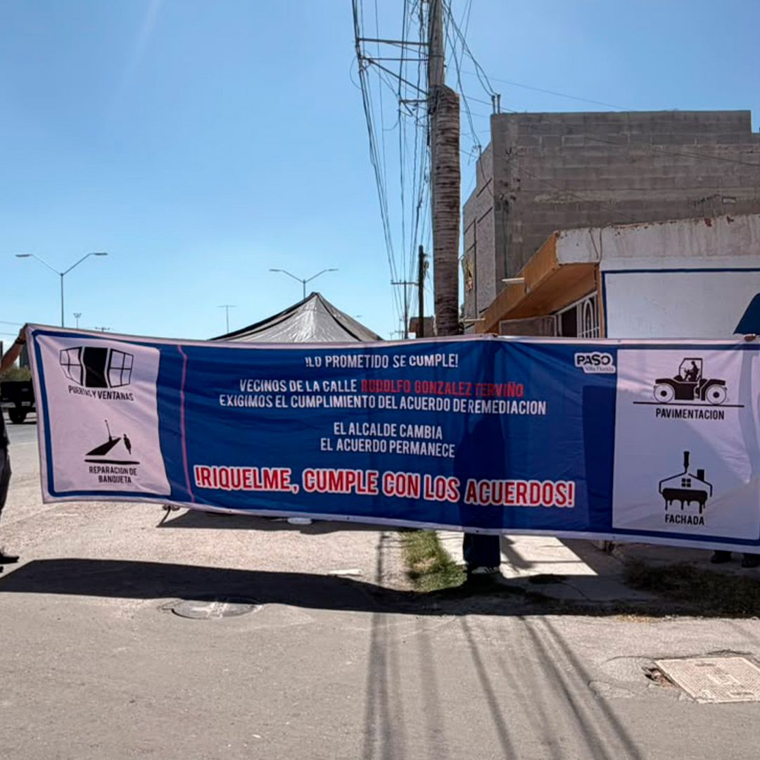 Vecinos de la Colonia Villa Florida Bloquean Bulevar Torreón-San Pedro
